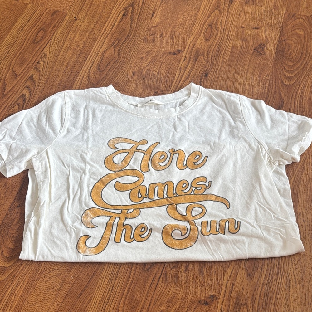 Tres Bien White and Gold Short Sleeve Tee